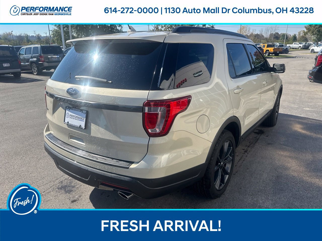 Used 2018 Ford Explorer XLT w/ Equipment Group 202A FWD image 4