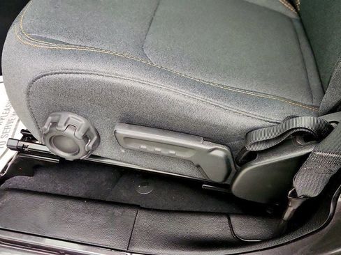 Used 2025 Jeep Wrangler Unlimited Sahara image 11