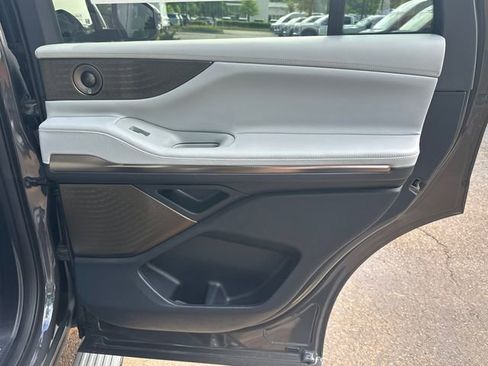 New 2026 Lincoln Navigator Black Label AWD/4WD image 18