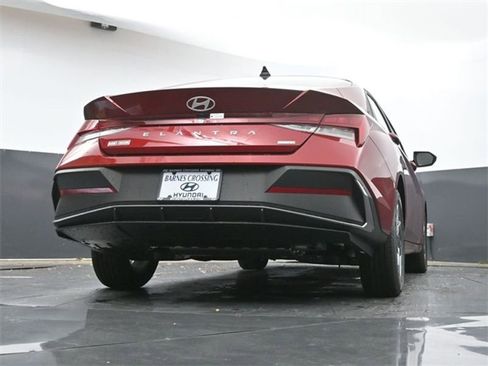 Used 2025 Hyundai Elantra Blue image 34