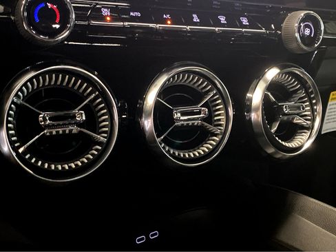 New 2025 Chevrolet Blazer EV LT image 10