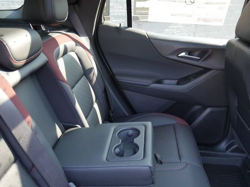 New 2026 Chevrolet Equinox RS w/ Convenience Package III AWD/4WD image 15