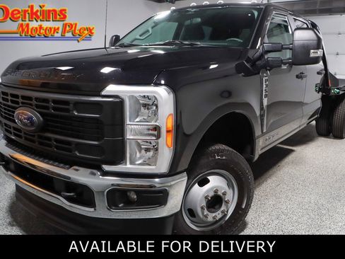 Used 2023 Ford F350 XL w/ XL Chrome Package image 1
