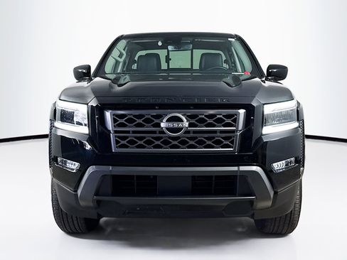 Used 2024 Nissan Frontier SL w/ Technology Package image 3