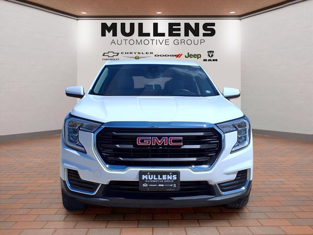 Used 2024 GMC Terrain SLE w/ Fleet Convenience Package AWD/4WD image 2