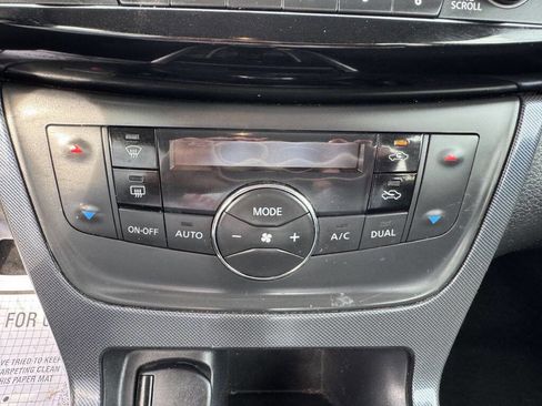 Used 2018 Nissan Sentra SR w/ SR Midnight Edition Package image 18