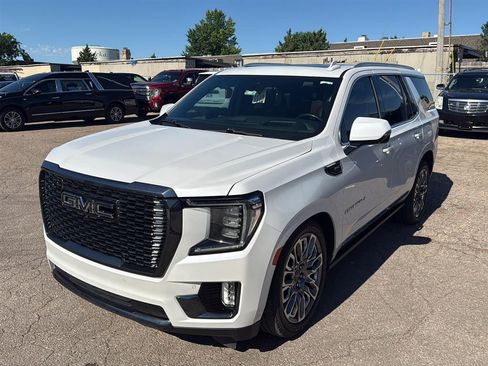 Used 2023 GMC Yukon Denali Ultimate AWD/4WD image 4