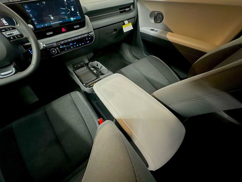 New 2026 Hyundai Ioniq 5 SE image 22