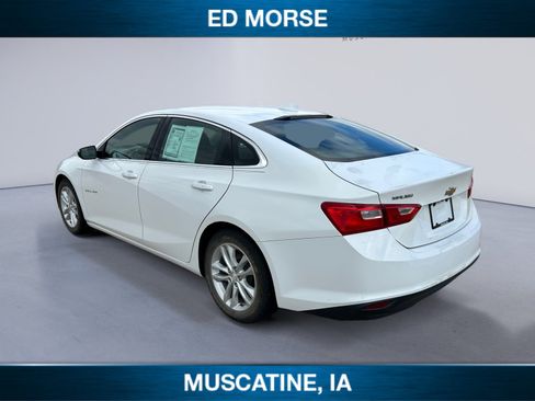 Used 2017 Chevrolet Malibu LT image 3