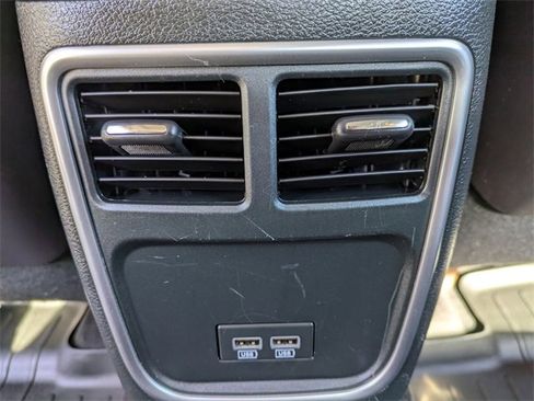 Used 2016 Chrysler 300 Limited image 26