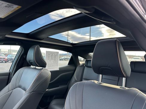 Used 2024 Toyota Crown Limited image 21