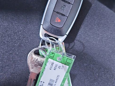 New 2025 Nissan Kicks Play S image 27