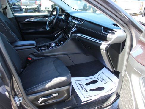 Used 2022 Jeep Grand Cherokee L Laredo w/ Luxury Tech Group I AWD/4WD image 16