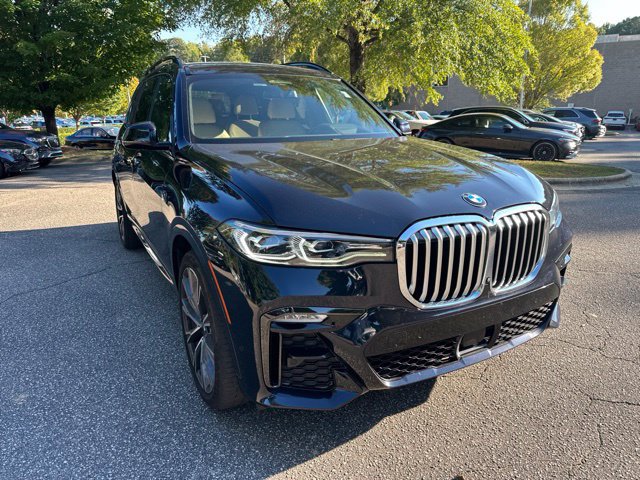 Used 2021 BMW X7 xDrive40i w/ M Sport Package AWD/4WD image 3