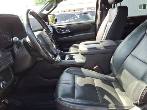 Used 2021 Chevrolet Suburban RST AWD/4WD image 16