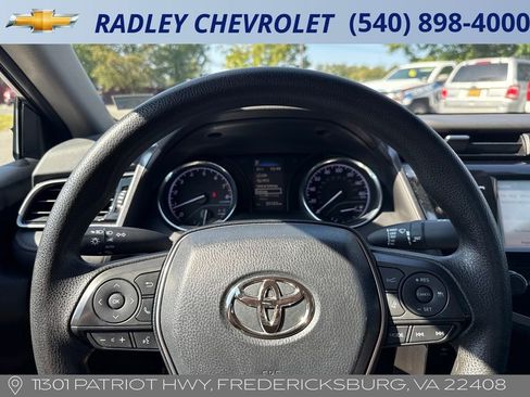 Used 2019 Toyota Camry LE image 11