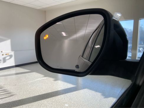 Used 2025 Ford Expedition Active image 46