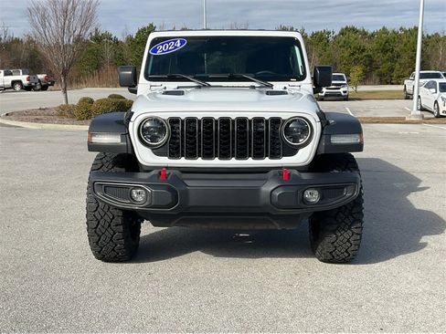 Used 2024 Jeep Wrangler Unlimited Rubicon image 2