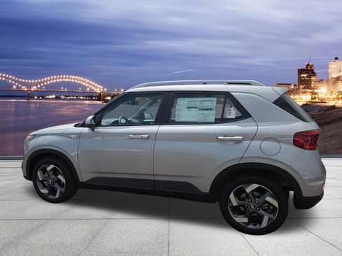 New 2026 Hyundai Venue SEL FWD image 3