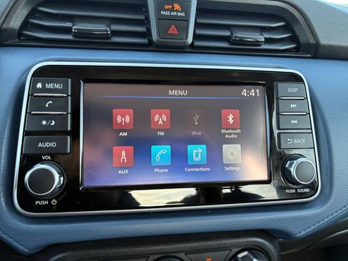 Used 2025 Nissan Versa SV FWD image 20
