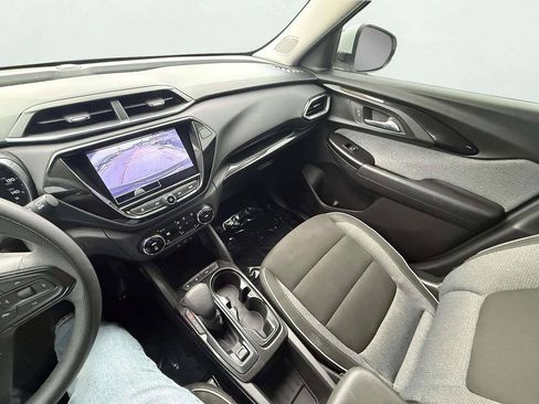 Used 2022 Chevrolet TrailBlazer LT w/ Convenience Package FWD image 19