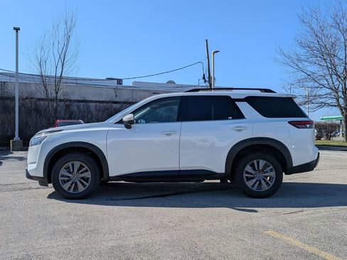 Used 2023 Nissan Pathfinder SV AWD/4WD image 4