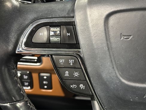 Used 2022 Lincoln Navigator Reserve image 24