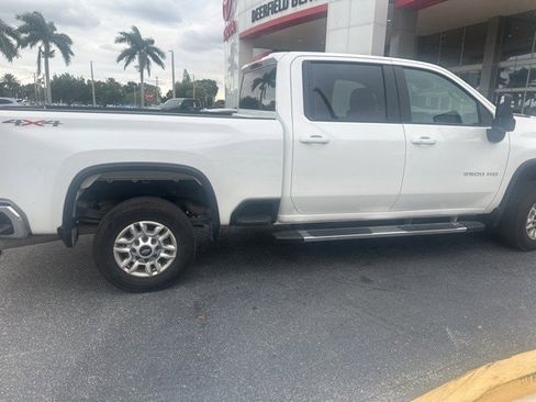 Used 2025 Chevrolet Silverado 2500 LT w/ Convenience Package image 5