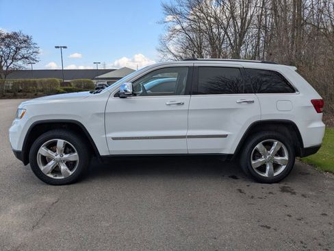 Used 2013 Jeep Grand Cherokee Overland Summit image 7