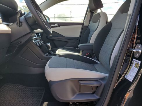 Certified 2025 Volkswagen Taos S image 17