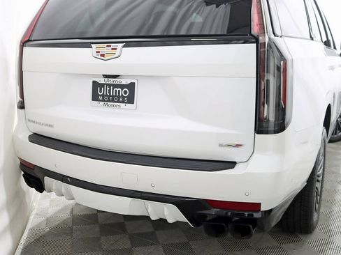 Used 2024 Cadillac Escalade V AWD/4WD image 14