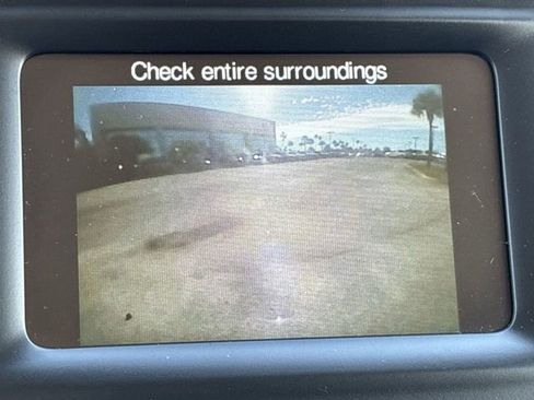 Used 2018 Jeep Cherokee Latitude w/ Safety Group image 23