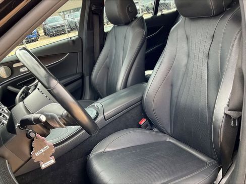 Used 2022 Mercedes-Benz E 350 Sedan image 10