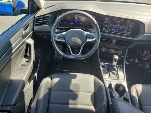 Used 2024 Volkswagen Jetta SE image 13