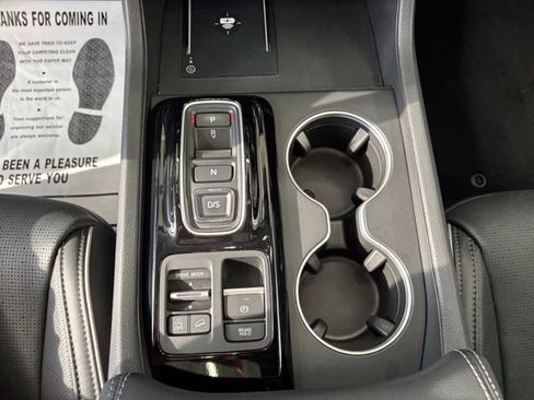 Used 2025 Honda Pilot Elite image 21
