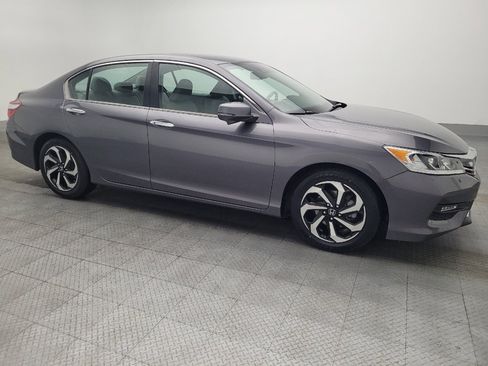 Used 2017 Honda Accord EX-L image 11