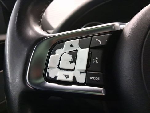 Used 2017 Jaguar XF R-Sport image 15