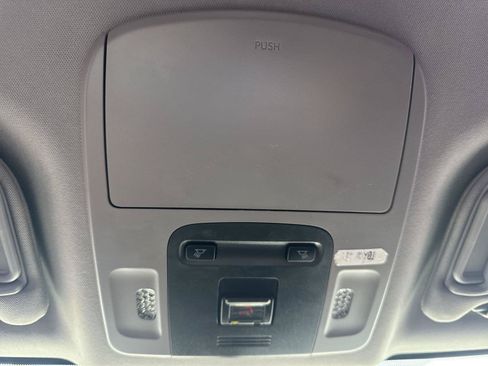 Used 2021 Toyota Camry SE FWD image 29