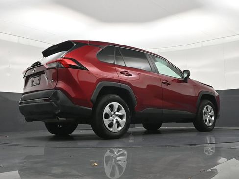 Used 2022 Toyota RAV4 LE FWD image 22