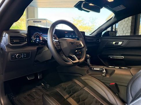 Used 2025 Ford Mustang GT Premium w/ GT Performance Package RWD image 12