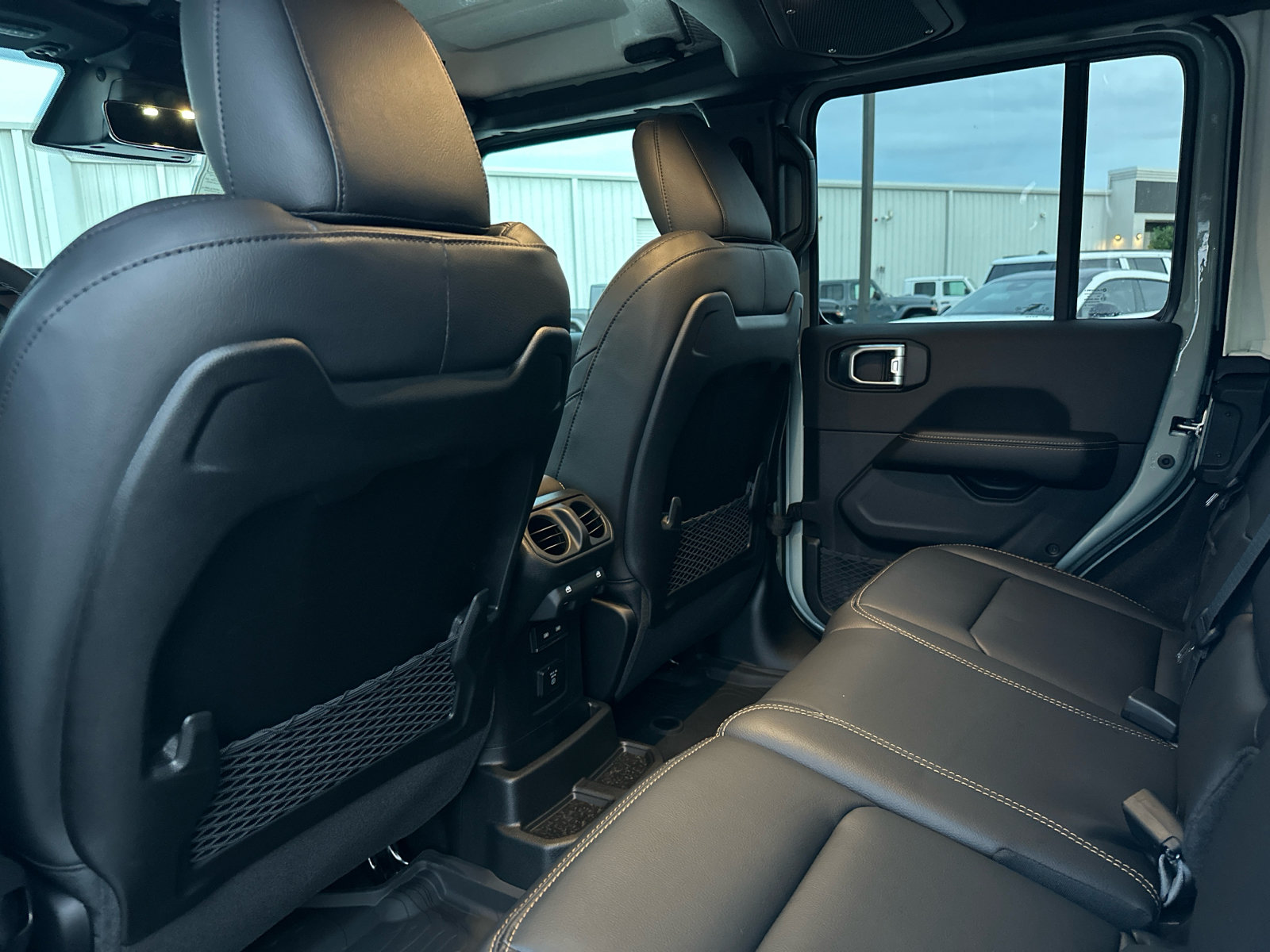 New 2027 Jeep Wrangler Unlimited Sahara AWD/4WD image 15