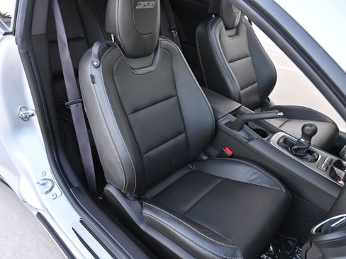 Used 2011 Chevrolet Camaro SS RWD image 19