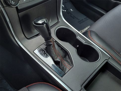 Used 2016 Toyota Camry SE image 19