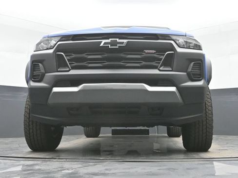 Used 2025 Chevrolet Colorado Trail Boss AWD/4WD image 38