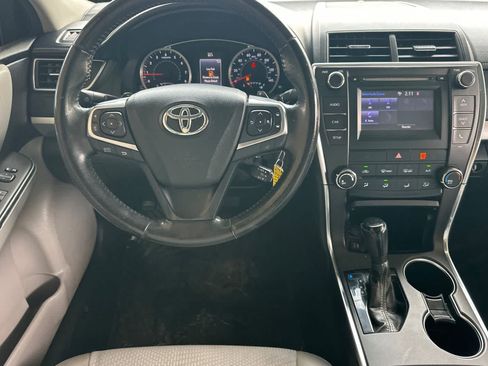 Used 2016 Toyota Camry SE FWD image 15