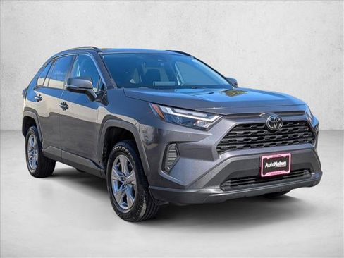 Used 2025 Toyota RAV4 XLE image 3