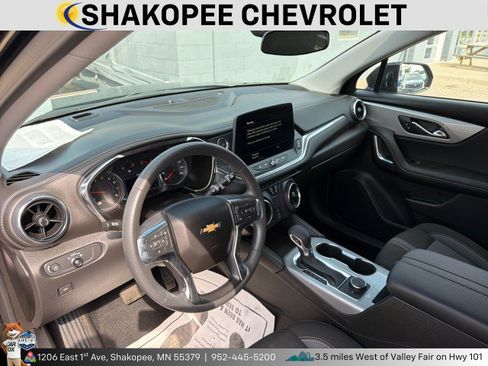 Used 2025 Chevrolet Blazer LT AWD/4WD image 4