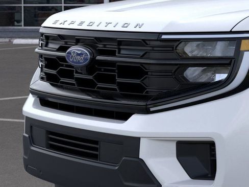 New 2026 Ford Expedition Active image 17