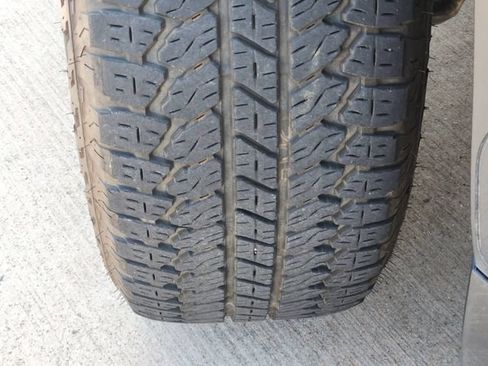 Used 2025 GMC Sierra 1500 AT4 w/ AT4 Premium Package AWD/4WD image 11