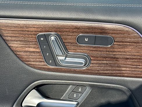 New 2026 Mercedes-Benz GLB 250 image 11